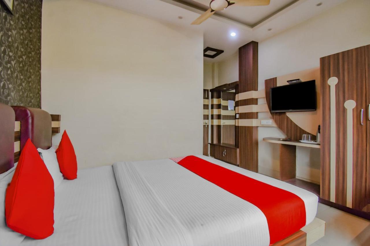 Oyo 1851 Hotel Sefali Deluxe Kolkata Exterior photo